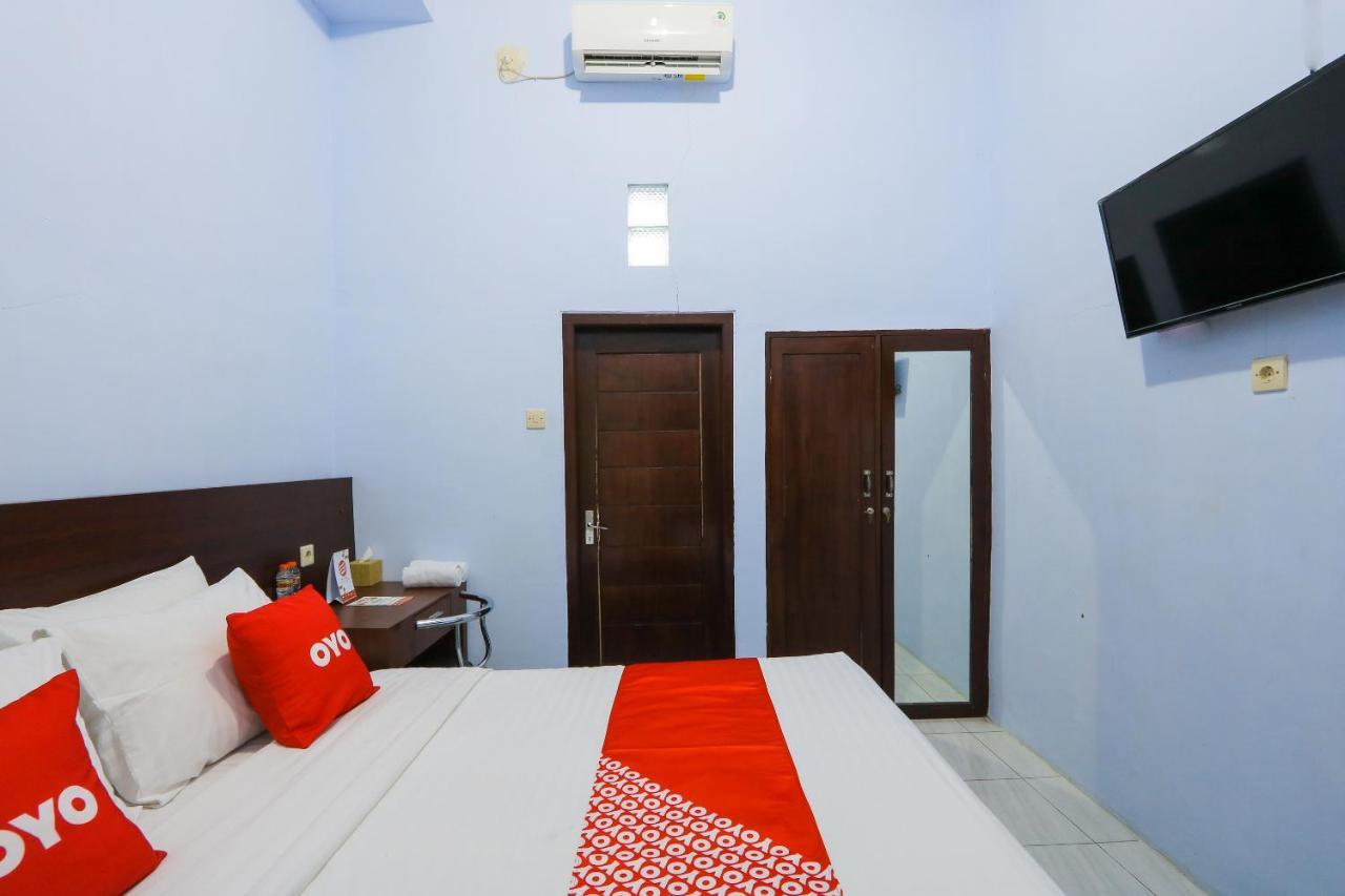 Oyo 2453 Artha Graha Vip Hotell Banyuwangi  Exteriör bild